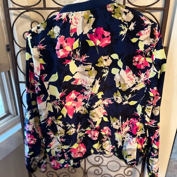 Jacket - Picture 5 of 5